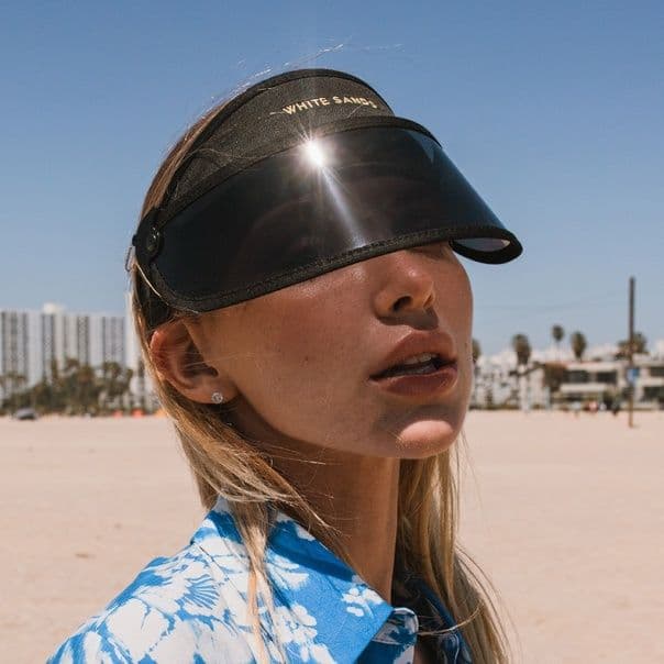 Козырек с UV защитой- стильная и надежная защита от солнца ( обязательно с применением солнцезащитного крема)