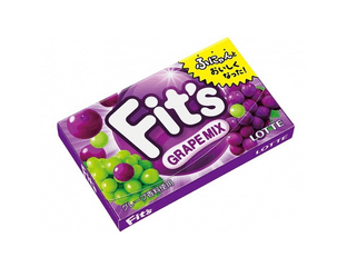 Жевательная резинка виноградная Lotte Fit’s Grape Mix (12 пластинок) — фото 1