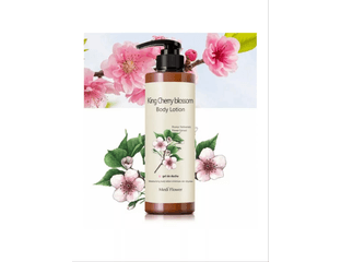 Medi Flower  King Cherry Blossom Body Lotion Увлажняющий лосьон для тела, 500 мл — фото 1