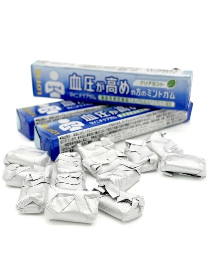 LOTTE Mainichi Care Gum Жевательная резинка без сахара со вкусом мяты  для гипертоников 1 шт , 21 гр — миниатюра 2