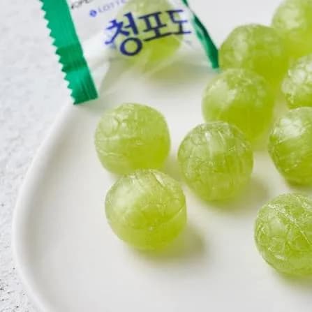 Lotte Green Grape Карамель с соком зеленого винограда  153 г — миниатюра 3