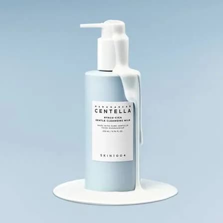 Молочко для очищения кожи SKIN1004 Madagascar Centella Hyalu-Cica Gentle Cleansing Milk 200 мл — фото 1
