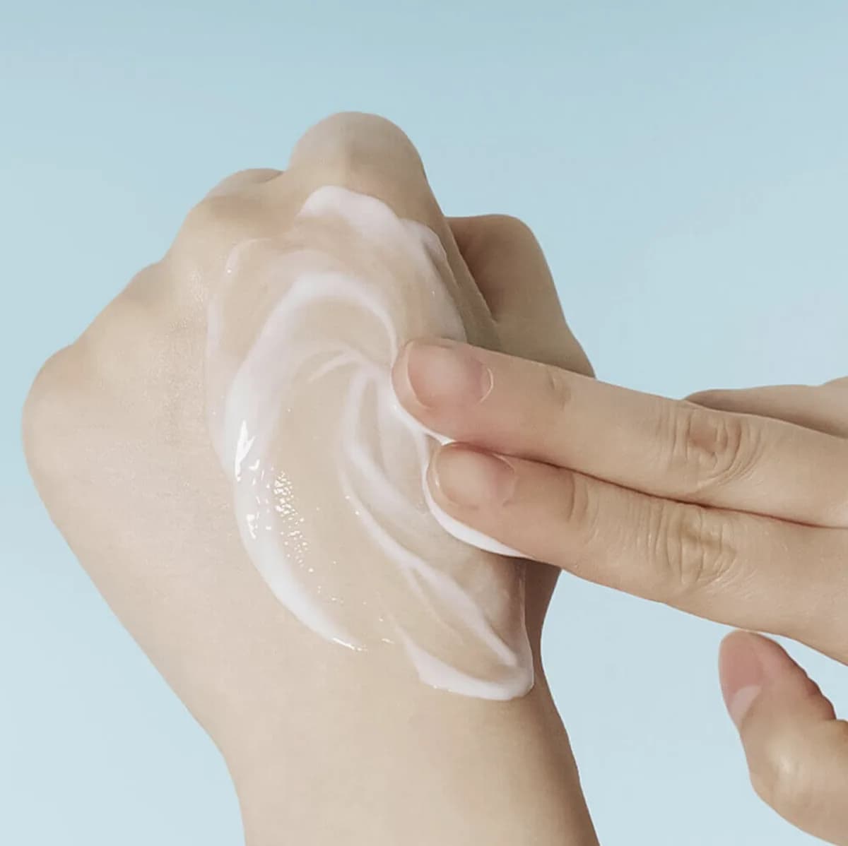 Молочко для очищения кожи SKIN1004 Madagascar Centella Hyalu-Cica Gentle Cleansing Milk 200 мл — миниатюра 3