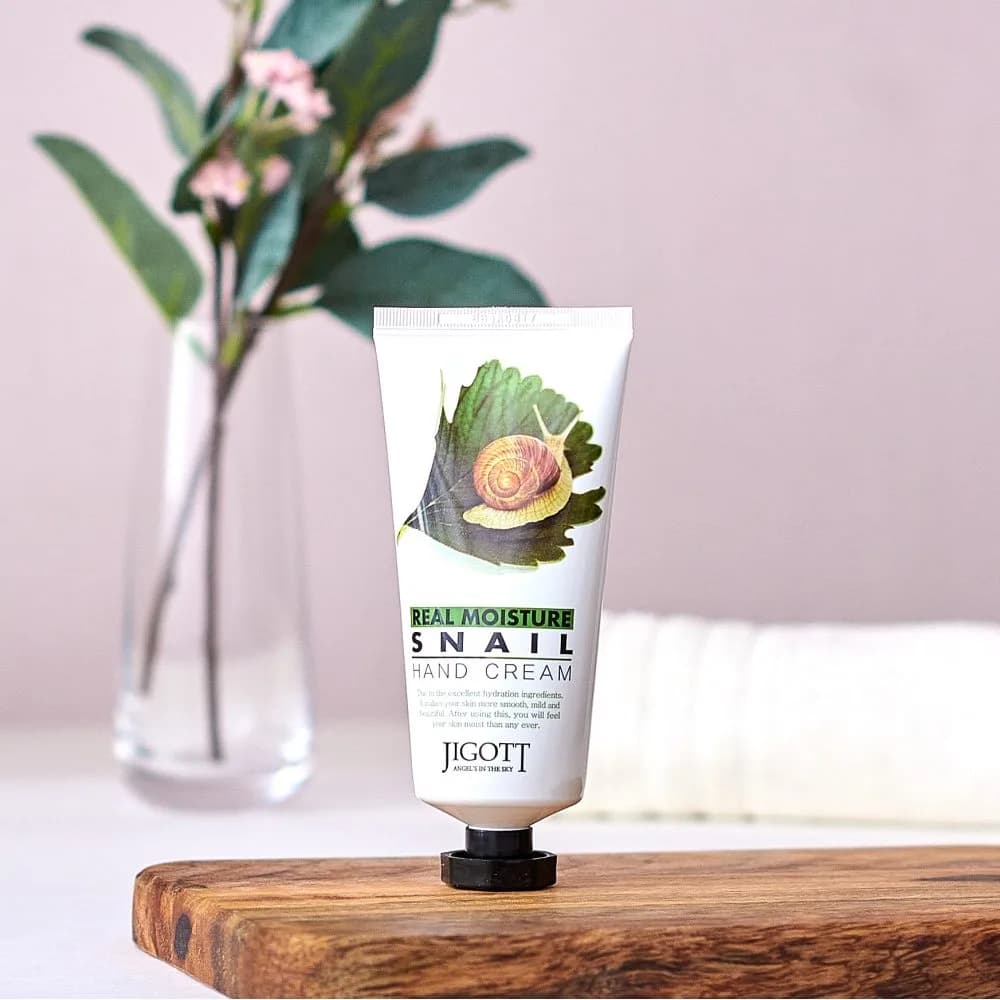 Увлажняющий крем для рук с муцином улитки Jigott Real Moisture Snail Hand Cream — фото 1