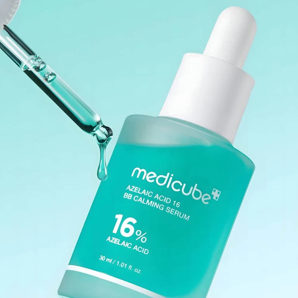 Высококонцентрированная успокаивающая сыворотка с 16% азелаиновой кислоты Medicube Azelaic Acid 16 BB Calming Serum — миниатюра 2