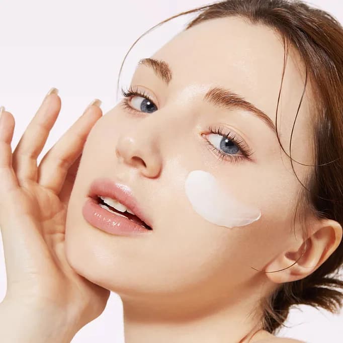 Питательный крем для упругости кожи с тройным коллагеном Medicube Triple Collagen Cream — миниатюра 2