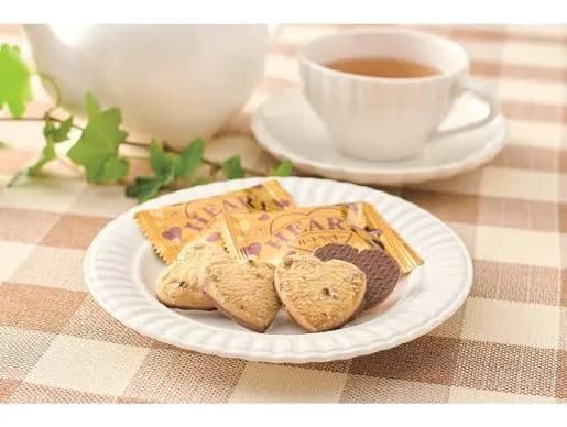 Миндальное печенье с шоколадом Fujiya «Heart Cookies» Butter Almond в форме сердечек — миниатюра 2