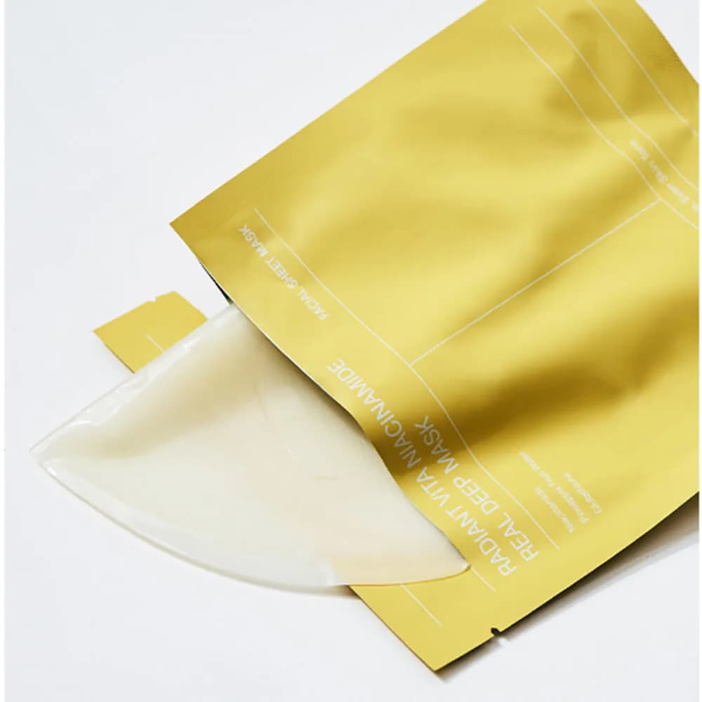 Осветляющая гидрогелевая маска с ниацинамидом Biodance Radiant Vita Niacinamide Real Deep Mask — фото 1